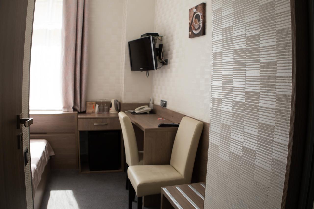 Hotel Elegant Kiev Esterno foto