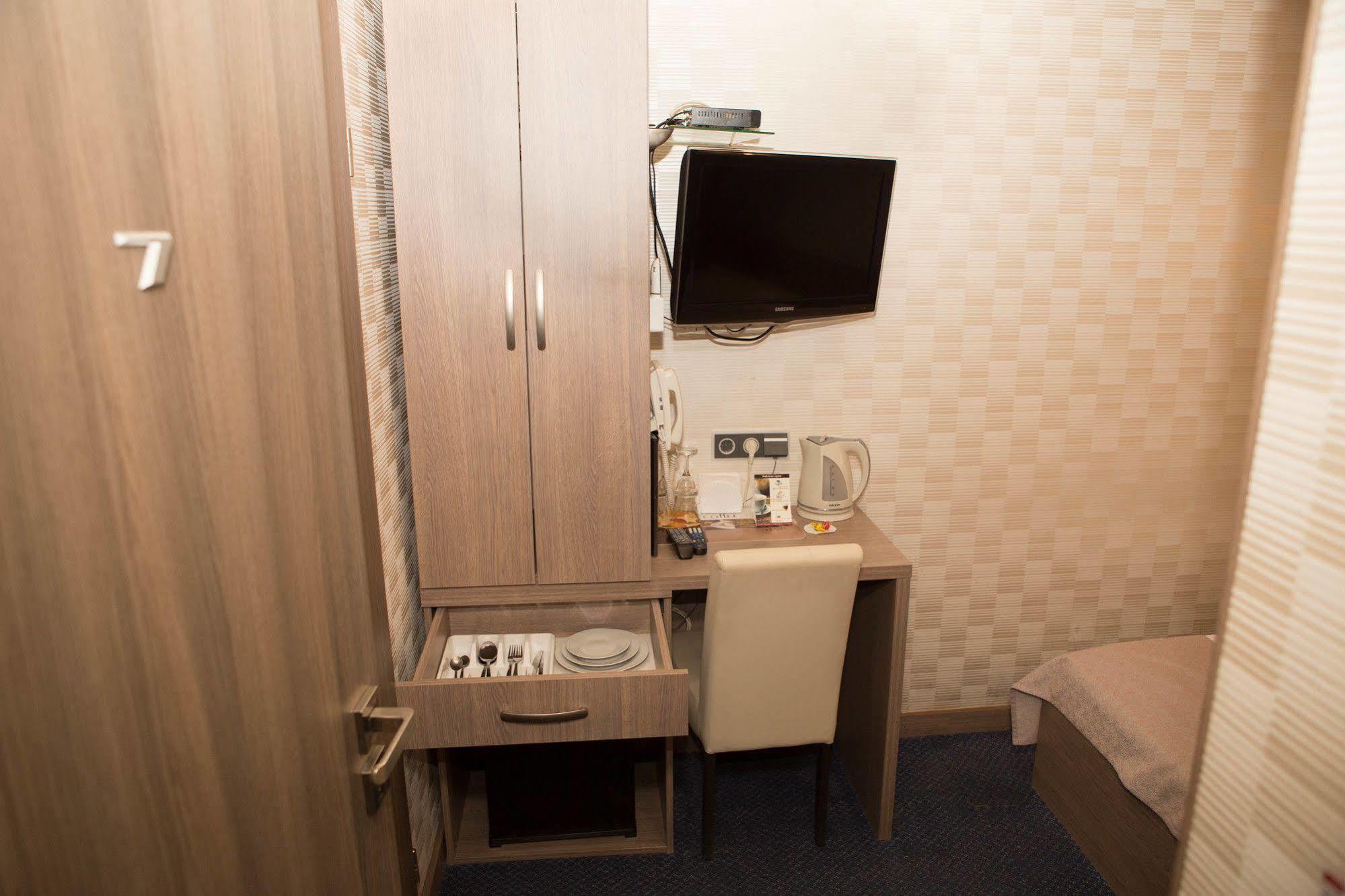 Hotel Elegant Kiev Esterno foto