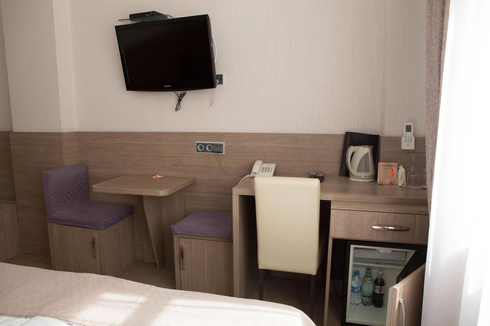 Hotel Elegant Kiev Esterno foto