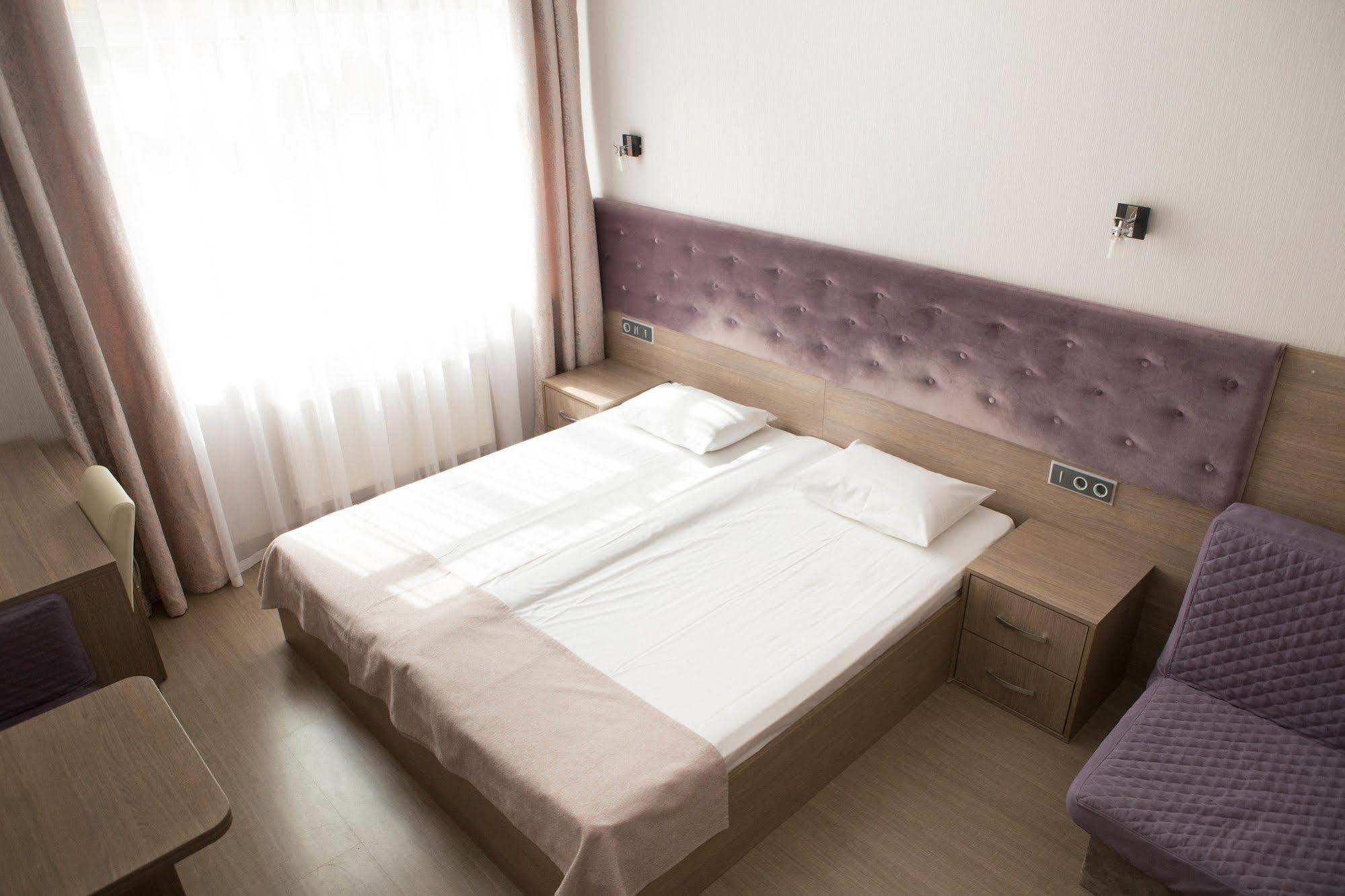 Hotel Elegant Kiev Esterno foto